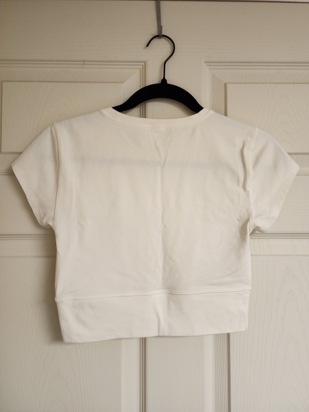 Old Navy White Cropped Tee - Picture 2 of 3